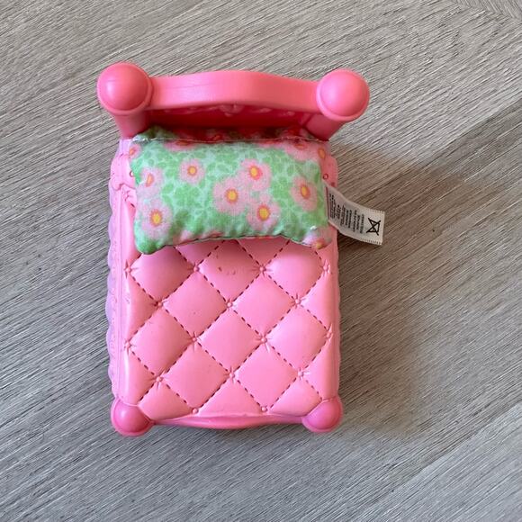 Pink Quilted Dollhouse Bed With Pillow Fisher Price Mattel 2006 K5321 - Picture 1 of 12